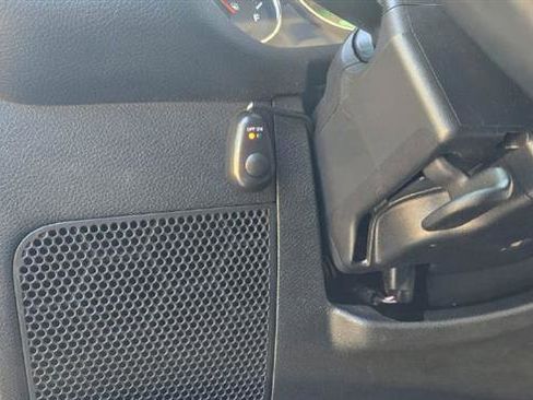 Used 2018 Jeep Wrangler Unlimited Sahara w/ Connectivity Group image 25