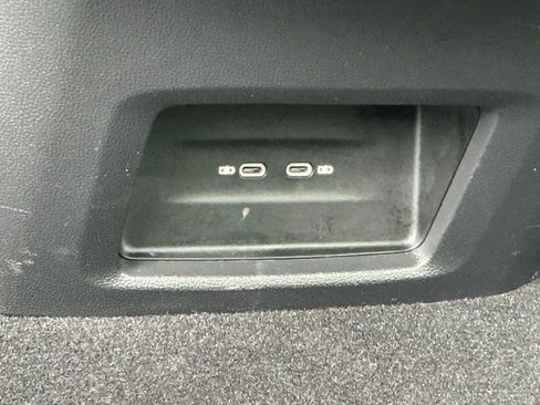 Used 2025 Volkswagen Atlas Cross Sport SE AWD/4WD image 19