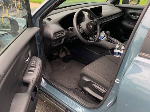 Used 2024 Honda HR-V Sport image 2