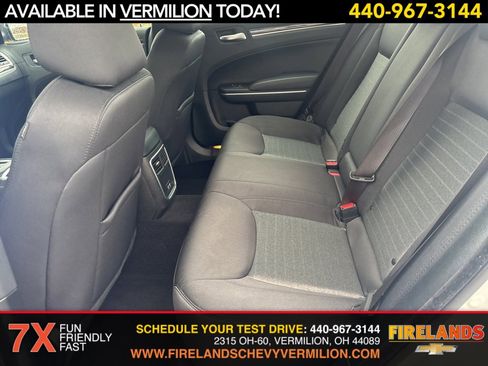 Used 2022 Chrysler 300 Touring w/ Sport Appearance Package image 40