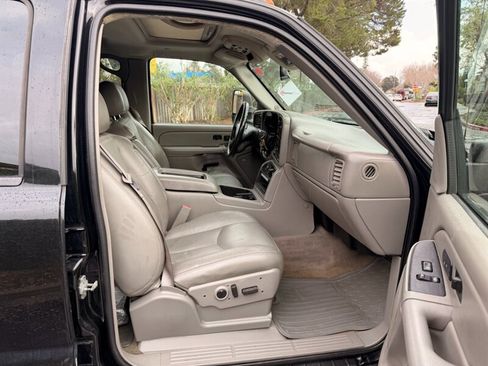 Used 2006 Chevrolet Silverado 3500 LT w/ Heavy-Duty Power Package image 16