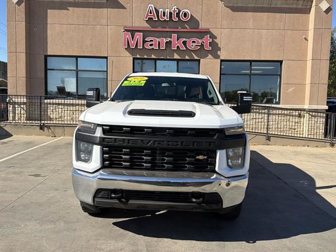 Used 2021 Chevrolet Silverado 2500 W/T w/ WT Convenience Package AWD/4WD image 2