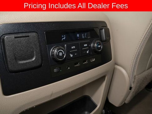 Used 2020 GMC Yukon Denali w/ Denali Premium Package AWD/4WD image 18