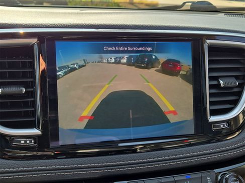 Used 2023 Chrysler Pacifica Limited image 18