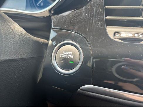 Used 2020 Buick Encore Essence AWD/4WD image 23