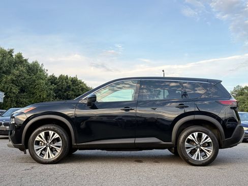 Used 2021 Nissan Rogue SV FWD image 2
