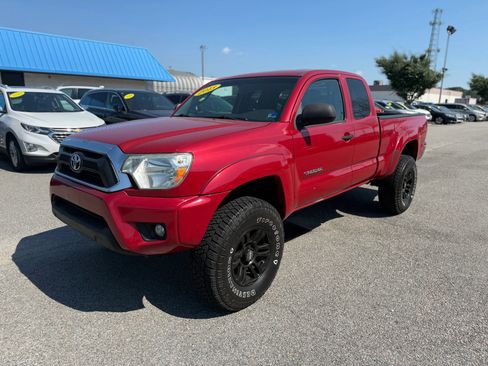 Used 2013 Toyota Tacoma 4x4 Access Cab V6 w/ SR5 Pkg image 3