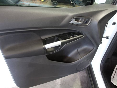 Used 2018 Ford Transit Connect XLT FWD image 17