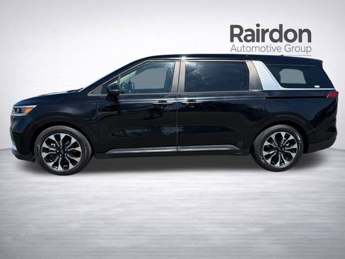 Used 2022 Kia Carnival EX FWD image 4