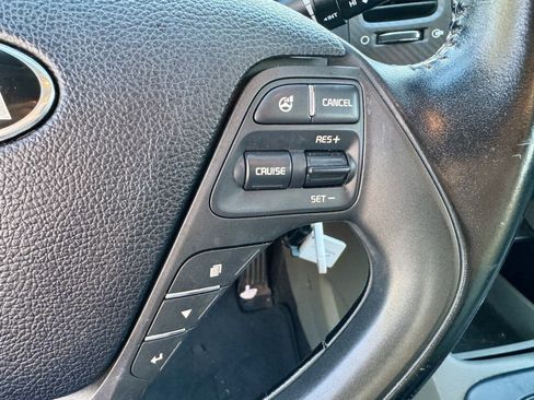 Used 2015 Kia Forte EX w/ UVO Package W/17" Alloys image 21