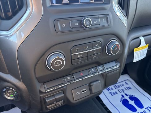 New 2026 Chevrolet Silverado 2500 Custom w/ Z71 Off-Road Package image 21