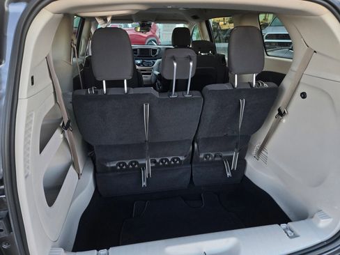 Used 2023 Chrysler Voyager LX FWD image 22