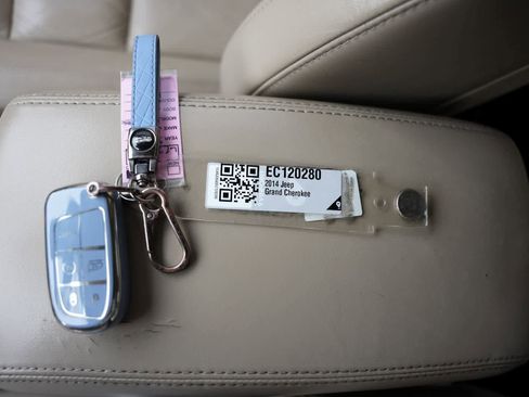 Used 2014 Jeep Grand Cherokee Limited image 27