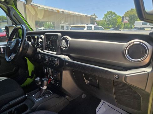 Used 2021 Jeep Gladiator Rubicon AWD/4WD image 25
