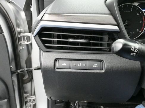 Used 2023 Nissan Altima 2.5 SV FWD image 27
