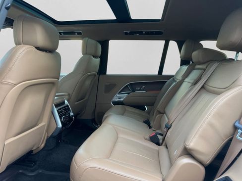 Certified 2025 Land Rover Range Rover Long Wheelbase SE AWD/4WD image 26