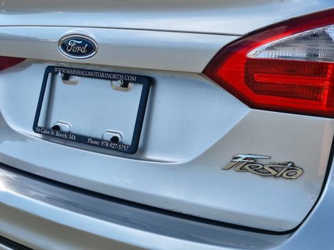 Used 2015 Ford Fiesta SE image 19