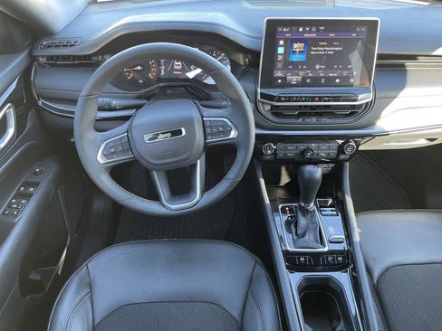 Used 2025 Jeep Compass Trailhawk w/ Trailhawk Convenience Group image 27