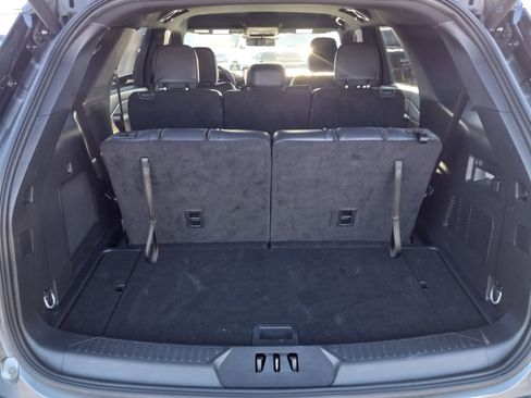 Used 2025 Ford Explorer ST-Line w/ ST-Line Street Pack image 11