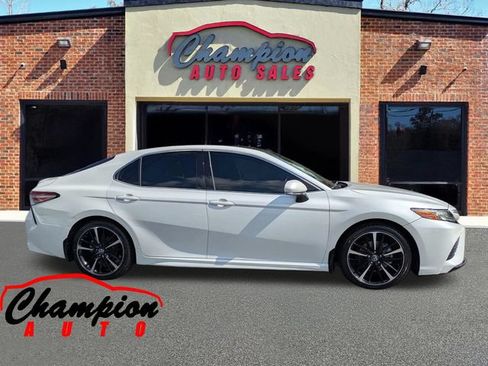 Used 2019 Toyota Camry XSE w/ Driver Assist Package FWD image 3