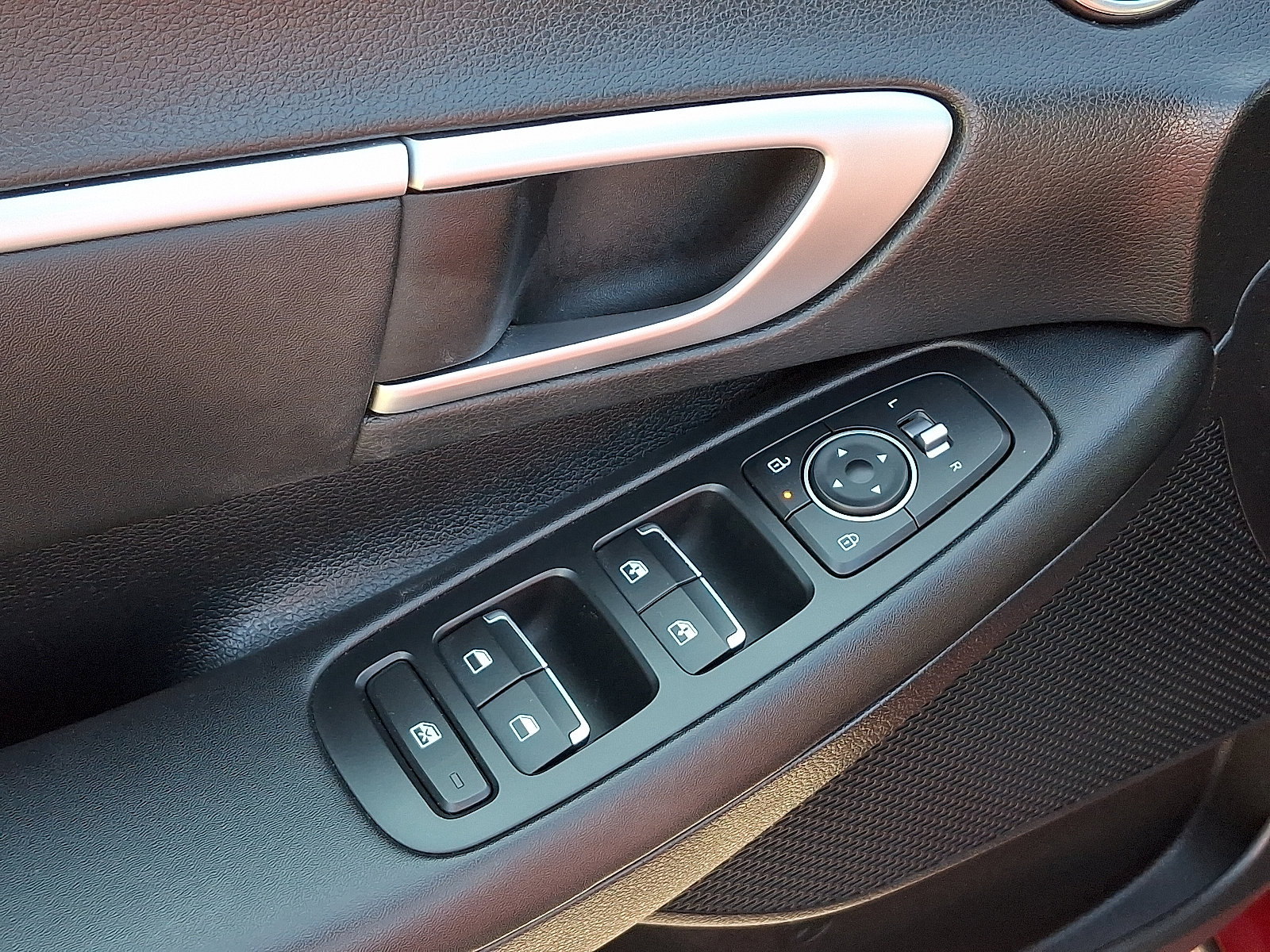 Used 2024 Hyundai Sonata SEL FWD image 12