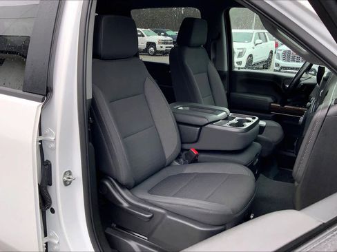 Used 2022 Chevrolet Silverado 2500 LT w/ Convenience Package image 9