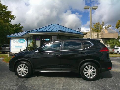 Used 2017 Nissan Rogue S FWD image 10