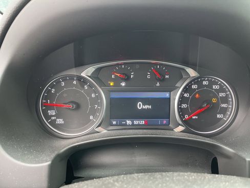 Used 2024 GMC Terrain SLT image 11