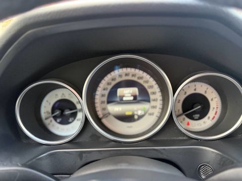 Used 2014 Mercedes-Benz E 350 4MATIC Sedan w/ Premium 1 Package image 28