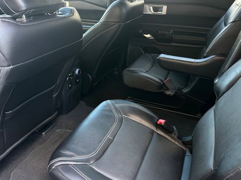 Used 2024 Ford Explorer ST w/ Equipment Group 401A image 11