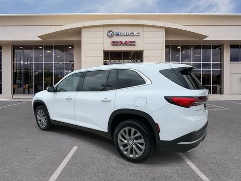 Certified 2025 Buick Enclave Preferred FWD image 10