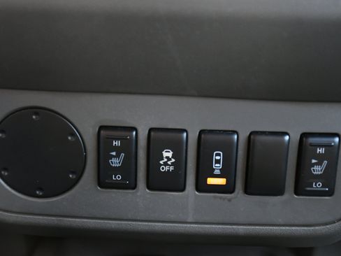 Used 2015 Nissan Frontier SV w/ SV Value Truck Package image 12