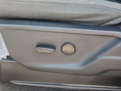 Used 2023 Ford F150 XLT w/ Trailer Tow Package image 9