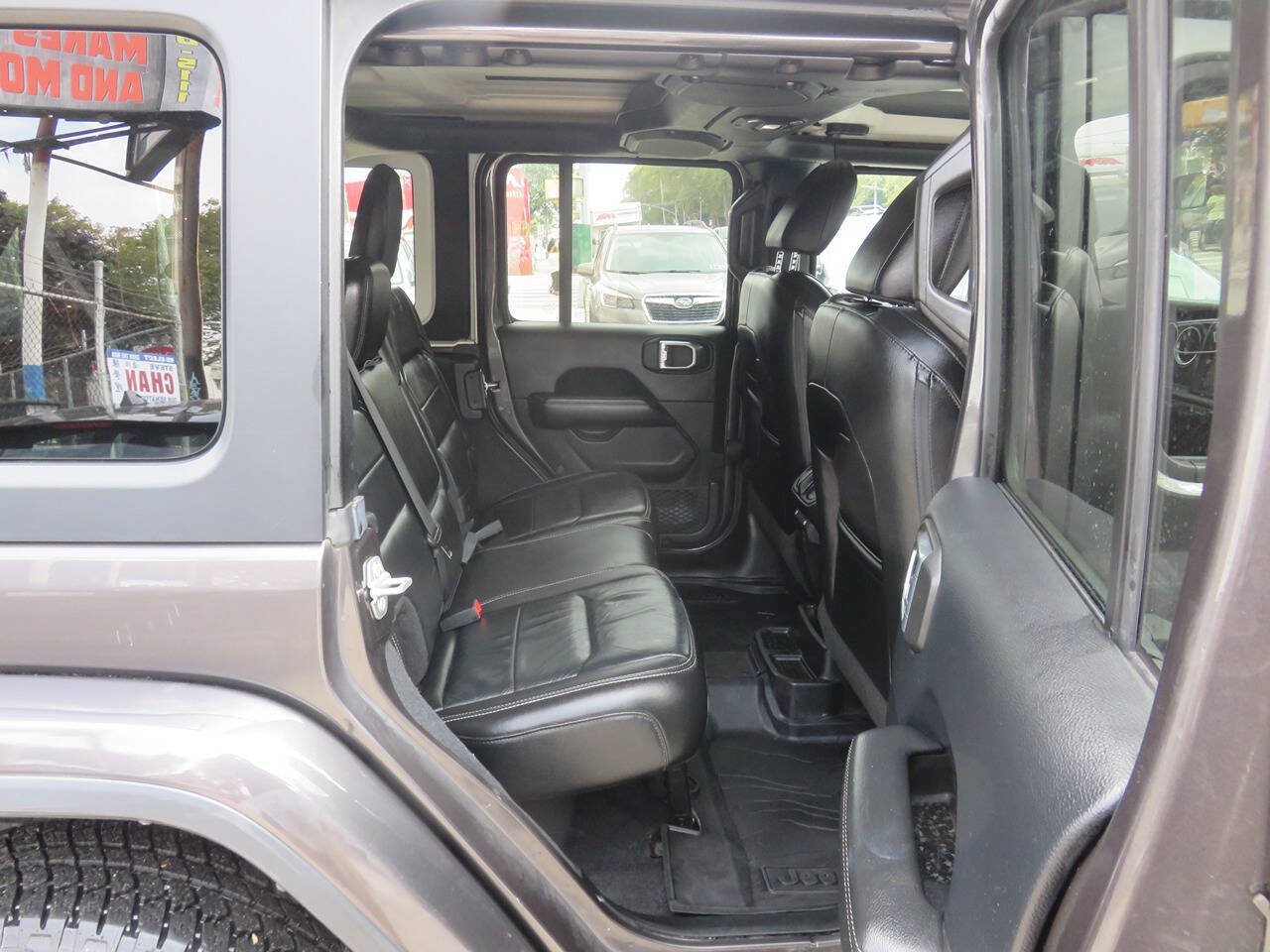 Used 2018 Jeep Wrangler Unlimited Sahara AWD/4WD image 20