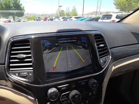 Used 2021 Jeep Grand Cherokee Limited AWD/4WD image 38
