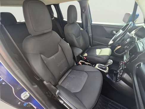 Used 2017 Jeep Renegade Latitude AWD/4WD image 65