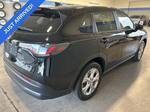 Certified 2023 Honda HR-V LX image 3