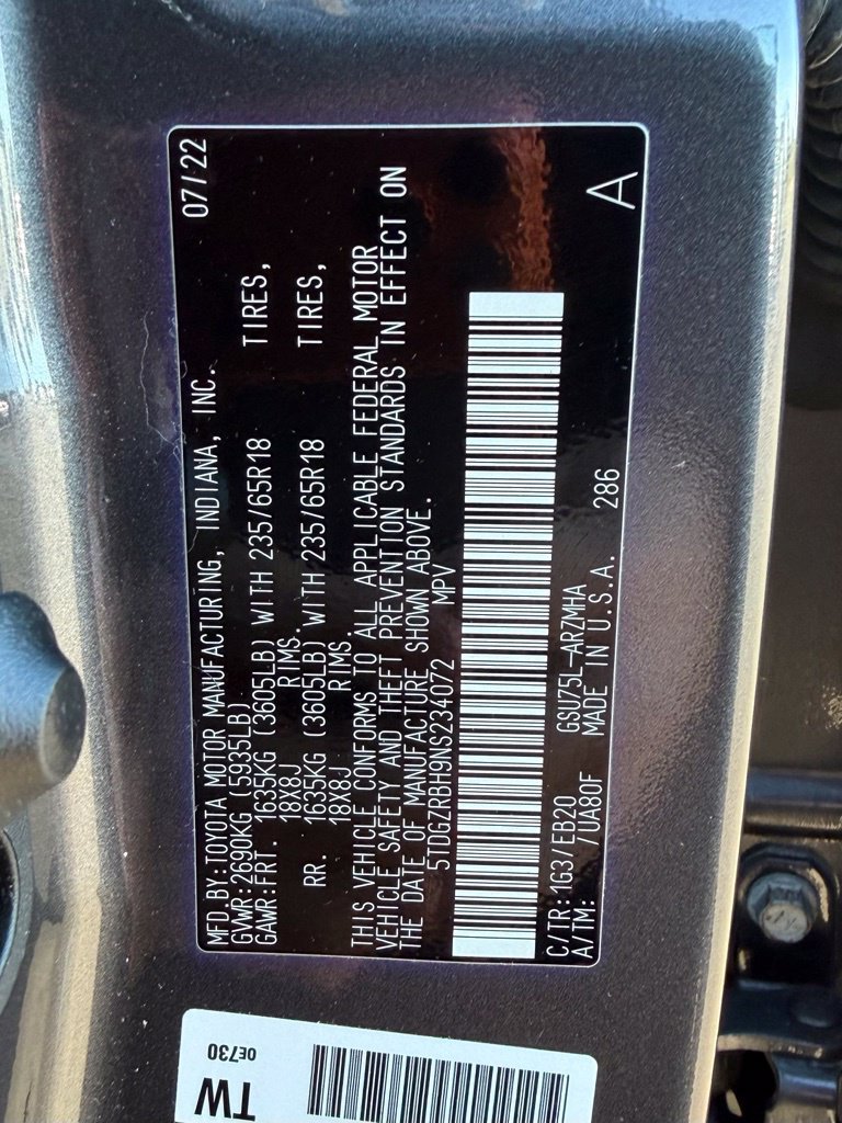 Used 2022 Toyota Highlander XLE AWD/4WD image 20