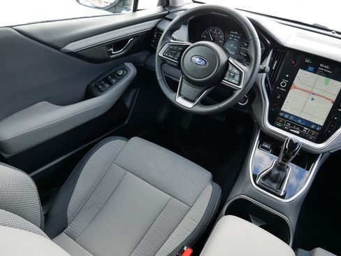 Certified 2025 Subaru Outback Premium image 9