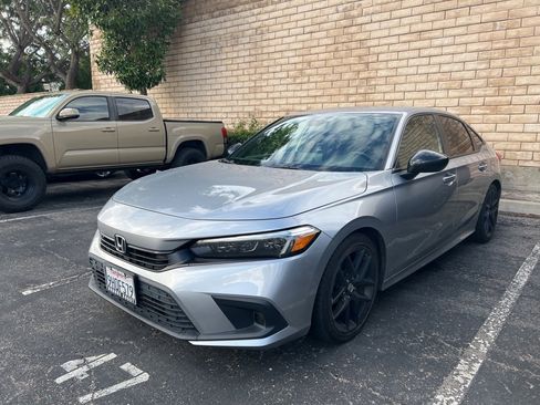 Used 2023 Honda Civic Sport image 2