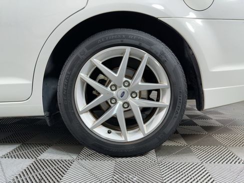 Used 2010 Ford Fusion SEL image 9