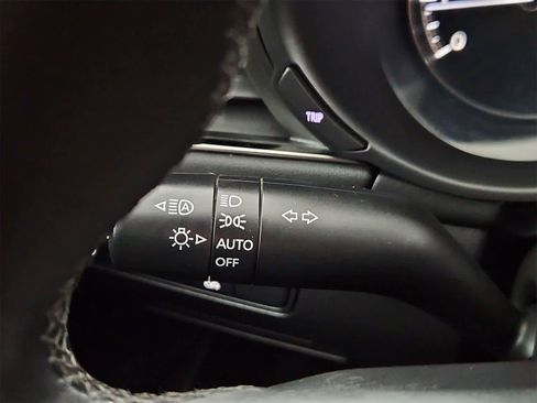 Used 2019 MAZDA MAZDA3 Hatchback image 26