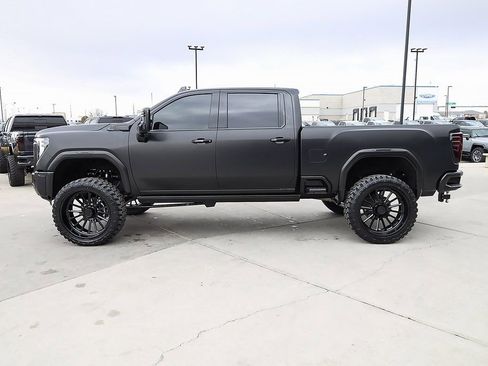 Used 2026 GMC Sierra 3500 Denali Ultimate image 3