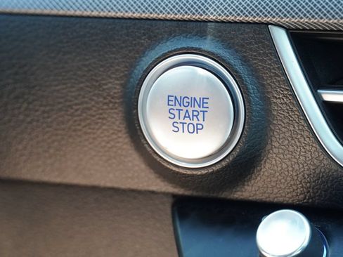 Used 2025 Hyundai Sonata SE FWD image 28