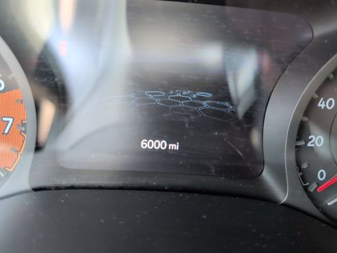 Used 2024 Jeep Compass Latitude w/ Sun and Sound Group AWD/4WD image 6