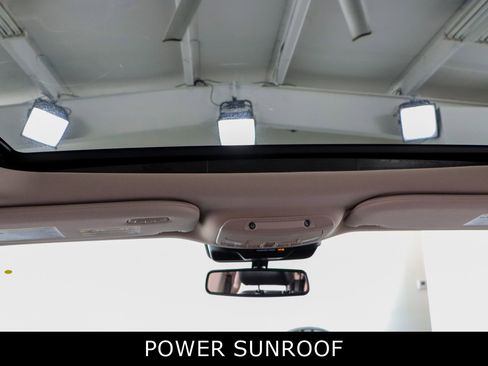 Used 2022 Ford Expedition XLT image 22