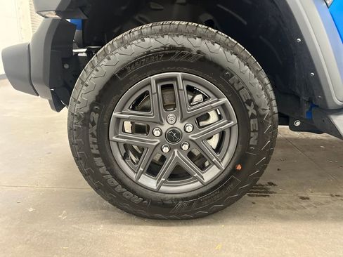 Used 2024 Jeep Wrangler Sport S image 27