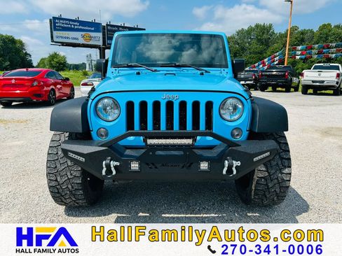 Used 2018 Jeep Wrangler Unlimited Sport w/ Connectivity Group AWD/4WD image 8