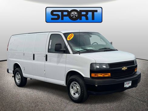Used 2024 Chevrolet Express 2500 w/ Driver Convenience Package RWD image 24