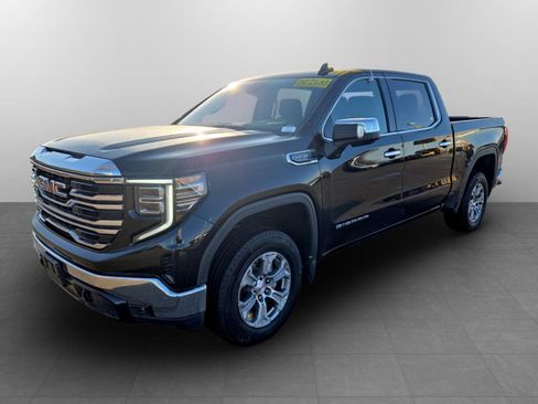 Used 2025 GMC Sierra 1500 SLT AWD/4WD image 12